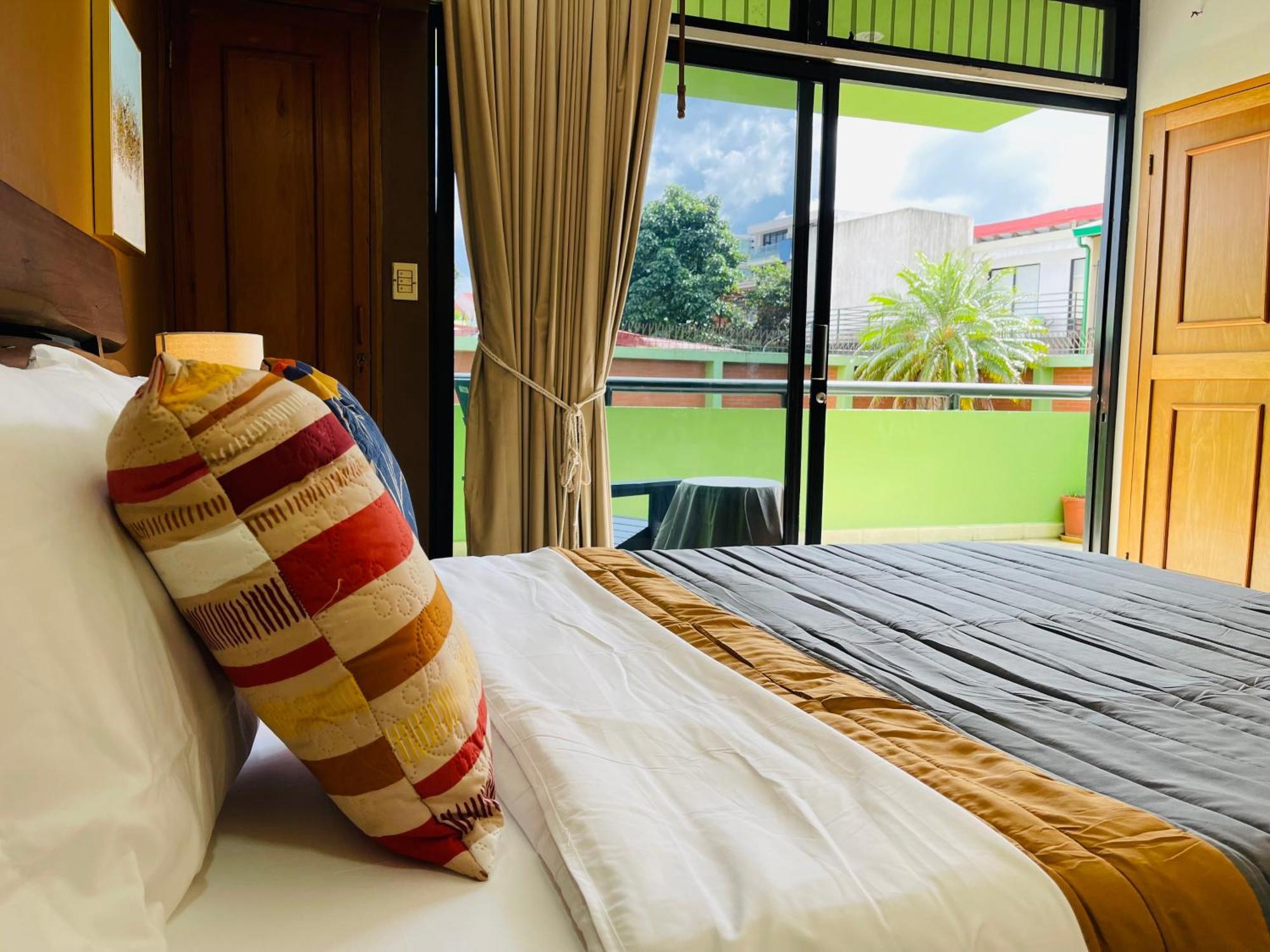 The Rainier Bed & Breakfast 5 Сан-Хосе Экстерьер фото